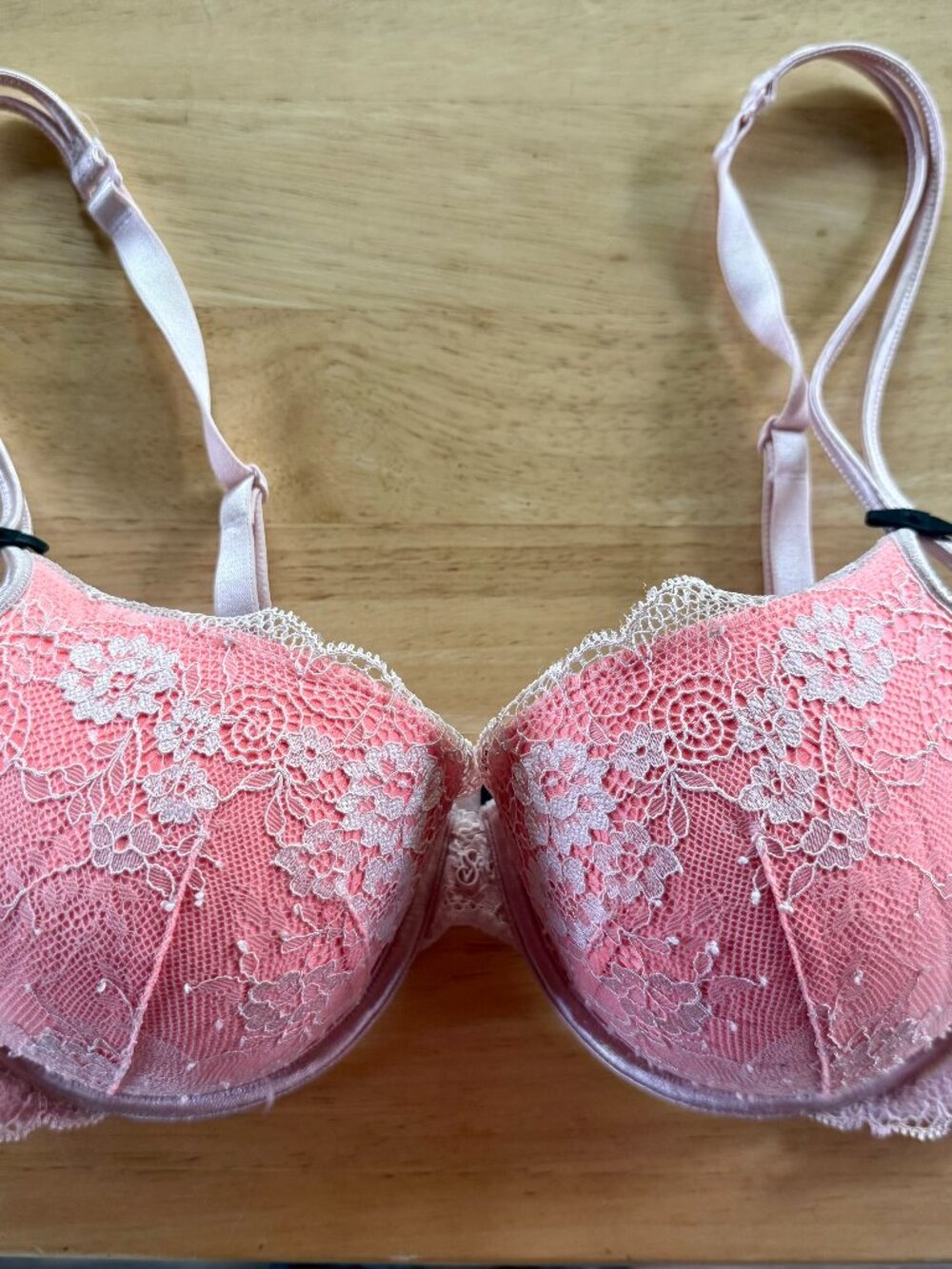 Victoria's Secret Dream Angels bra, demi cup, size 38 C, push up, peach & white
